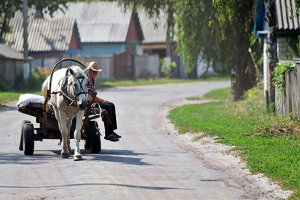 В Україні більшість сіл об'єднуються навколо міст і селищ, а не створюють окремі громади