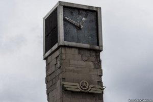 Що ми знаємо про життя в зоні конфлікту