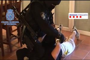 Опубліковано відео затримання та обшуку будинку сина Черновецького у Барселоні