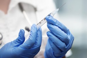 В Україну завезли вакцину для ревакцинації проти дифтерії та правця