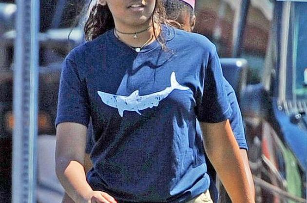 Дочь президента работает раздатчицей еды