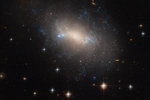Телескоп "Хаббл" зробив знімок неправильної галактики з сузір'я Рисі