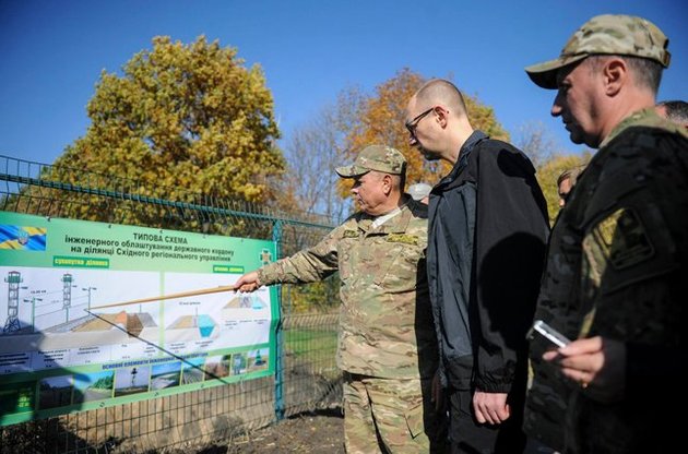 Стало известно, как продвигается проект Яценюка "Стена"