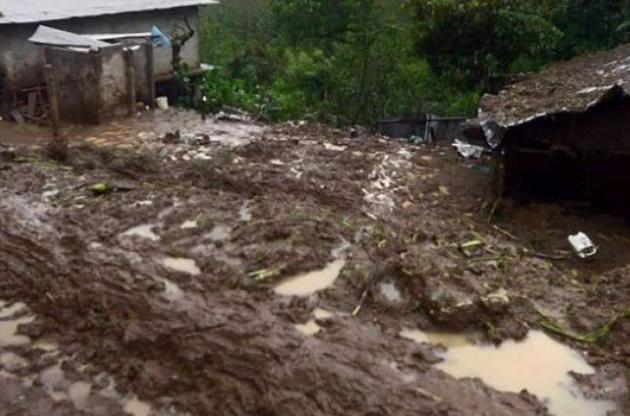 В Мексике дома накрывали потоки грязи, воды и земли