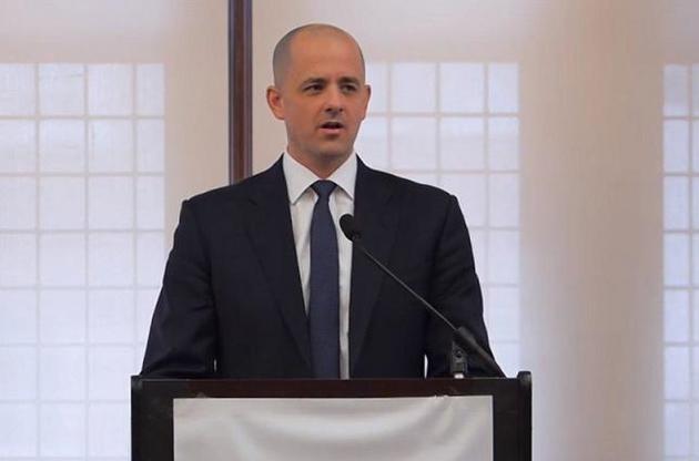 Еван Макмалін "скромно" запропонував себе в якості лідера для американців