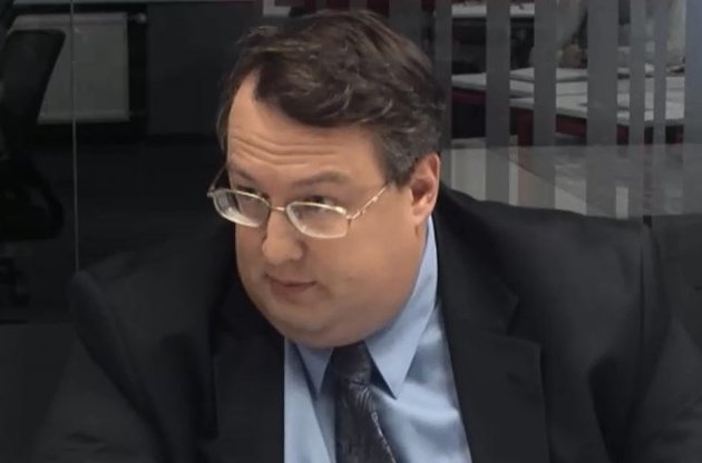 У Антона Геращенко своя версия происходящего в Крыму