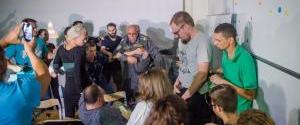 В Одессе киевский блогер на напал с ножом на охранника лекции российского художника Павленского