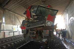 Во Франции около 60 человек пострадали в результате аварии поезда