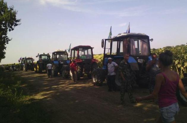 В России фермеры начали "тракторный марш" на Москву
