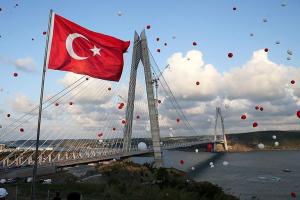 У Стамбулі відкрили третій міст через Босфор
