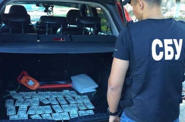 Співробітники СБУ затримали чиновника на гарячому