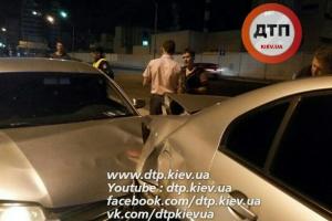Автомобіль з Надією Савченко вночі потрапив у ДТП
