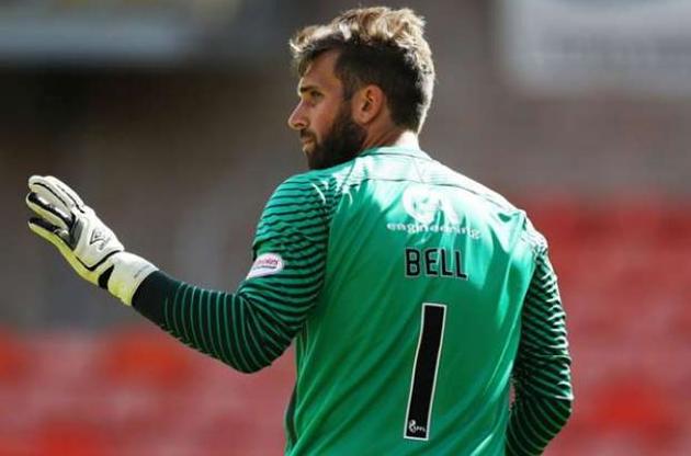 Белл отразил три пенальти за 23 минуты