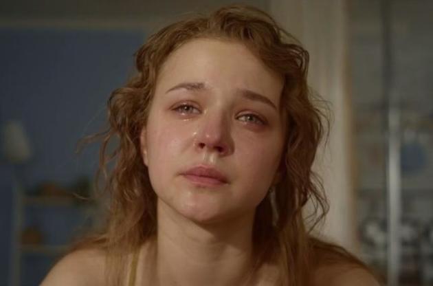 Головну роль у кліпі виконала актриса Малого драматичного театру Любов Константинова