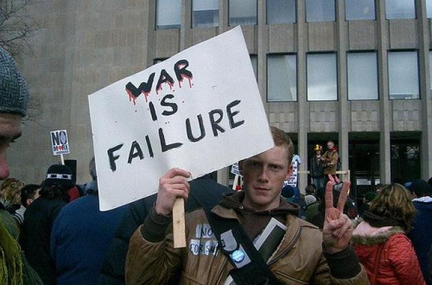 Західне суспільство помилково вірить, що США становлять загрозу для світового миру, не помічаючи злочини Росії.