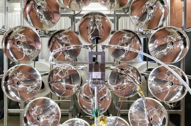 Система состоит из 18 источников света