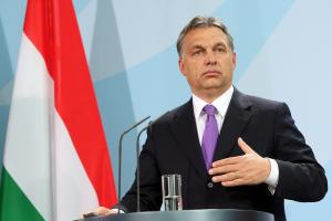 Премьер Венгрии предложил построить гигантский город беженцев