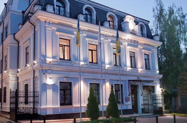 Співробітники СБУ порушили давній православний звичай і прийшли до Новинського в офіс у неділю