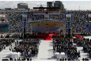 Папа Римський відслужив месу на напівпорожньому стадіоні в Тбілісі