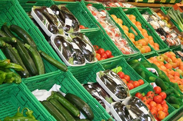 Кабмін тимчасово скасовує регулювання цін на продукти харчування