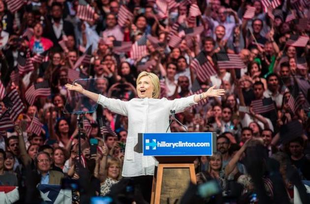 Клинтон в сентябре собрала рекордную сумму денег для своей кампании