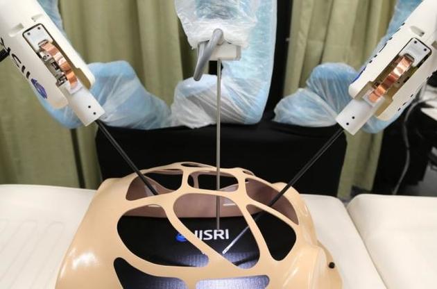 Нова система дозволить зробити операції з використанням роботів більш безпечними