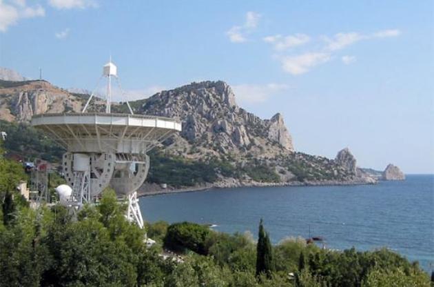 Радіотелескоп РТ-22 в обсерваторії Сімеїзу