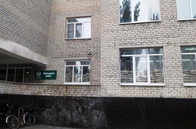 Боевики обстреляли школу в жилом районе Марьинки