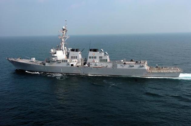 Американский эсминец USS Mason попал под обстрел у берегов Йемена