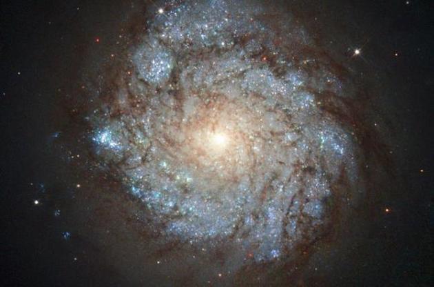"Хаббл" сделал снимок необычной галактики из созвездия Кассиопеи