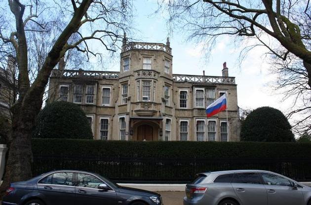 Росія скоротила штат свого посольства у Лондоні
