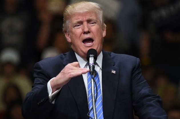 Все більше жінок заявляють про сексуальну агресію з боку Трампа