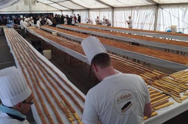 На эклер ушли десятки килограмм продуктов