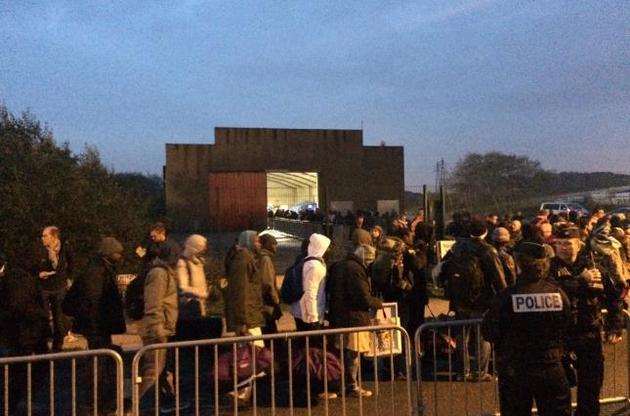 З табору мігрантів в Кале почали вивозити людей