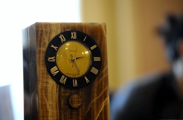 В ніч з суботи на неділю, 30 жовтня, українці зможуть поспати на годину довше