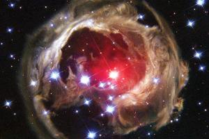 Двойная звезда может вскоре вспыхнуть редкой красной сверхновой
