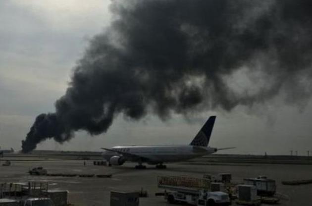 У США в аеропорту загорівся літак з пасажирами на борту