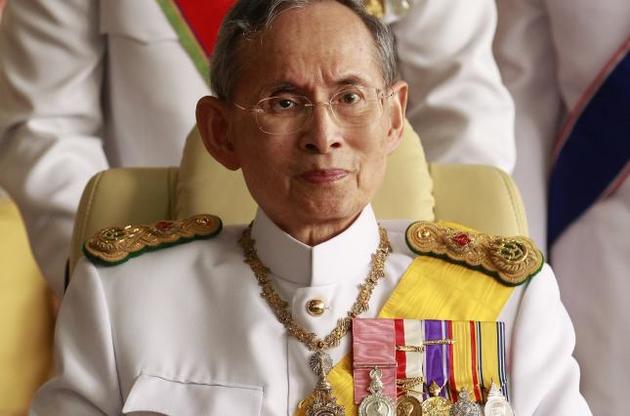 В Таиланде начали прощаться с королем Пхумипоном