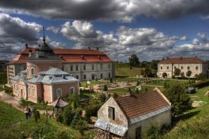 Названы восемь самых жутких замков Украины