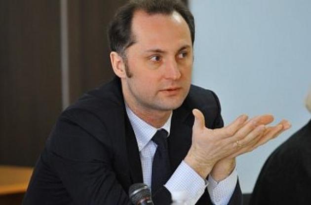 До прихода в НТКУ нынешний заместитель Аласании успел поработать на Курченко и Таруту