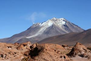 Ученые обнаружили озеро под вулканом в Андах