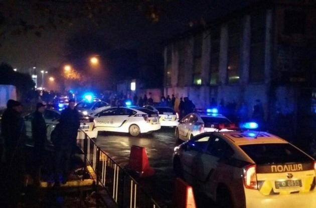 Радикалов усмиряли 10 экипажей патрульной полиции