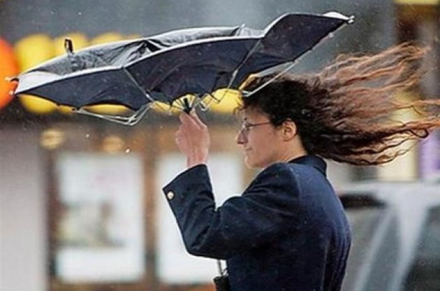 У ряді областей України оголосили штормове попередження