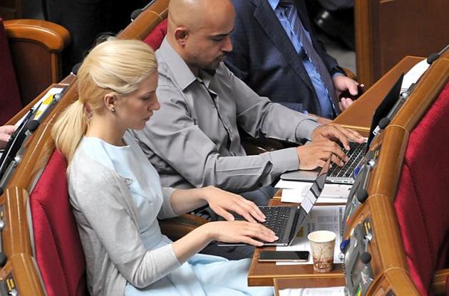 В БПП обратили внимание на партийную принадлежность некоторых членов фракции. Про Каплина, правда, забыли