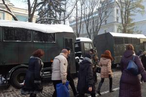 На Інститутській посилили заходи безпеки, під будівлею Верховної Ради проводиться мітинг