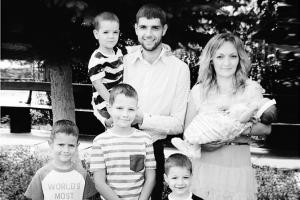 "Четыре сыночка и лапочка-дочка"