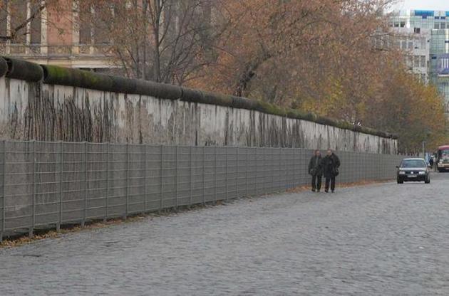 В Германии построили новую "Берлинскую стену" против беженцев