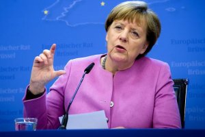 Меркель будет в четвертый раз баллотироваться на пост канцлера - Reuters