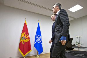 Генсек НАТО призвал быстрее ратифицировать соглашение принятия Черногории