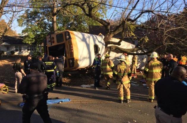 Шестеро дітей загинули в аварії шкільного автобуса в США